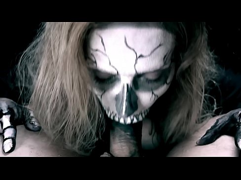 ❤️ Demon girl zuigt pik met haar zwarte mond en slikt sperma. ️ Porno at nl.novoporn.ru ❌❤